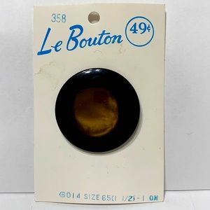 vintage buttons style 358 brown 1.5” Le Boutin